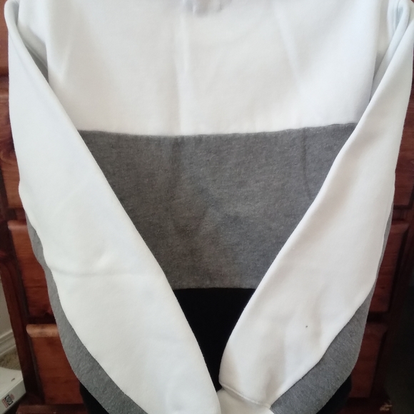 TNA CREW NECK SWEATSHIRT - Picture 4 of 9